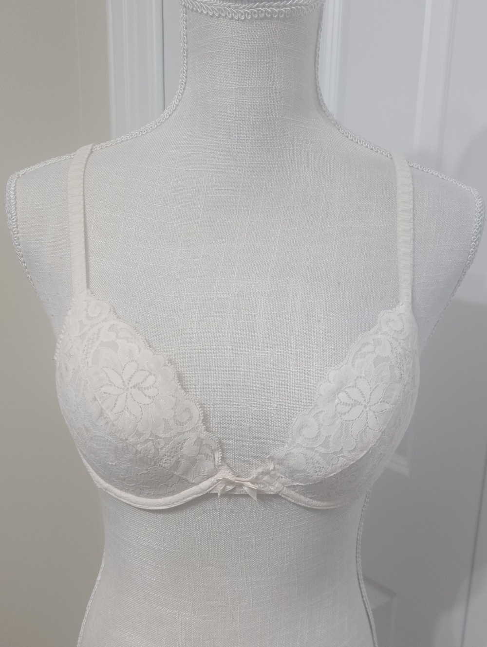 Olga Beige Lace Push-Up Bra with Underwire Support & Adjustable Straps 36B